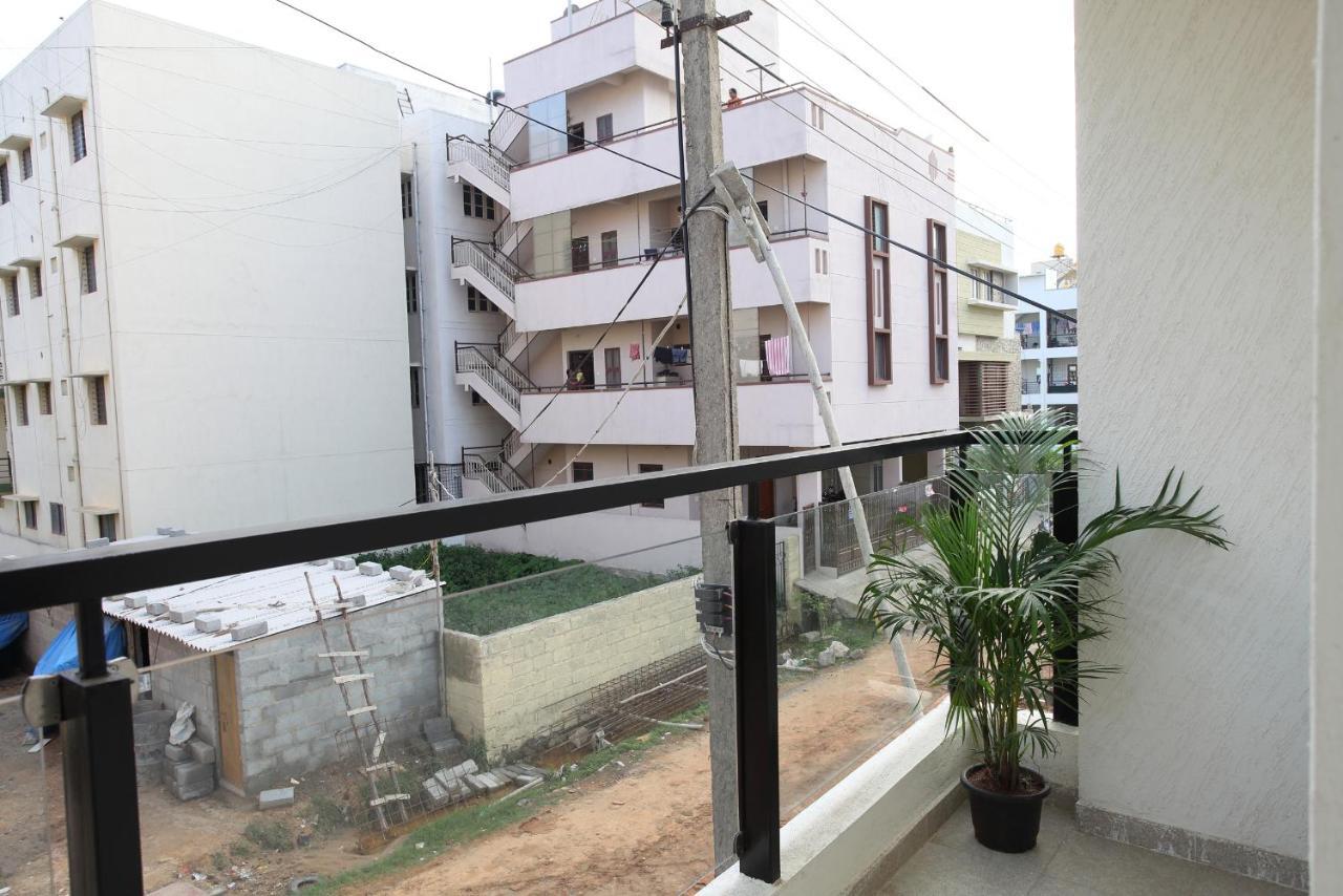 Qualtems Guest House Bangalore Extérieur photo