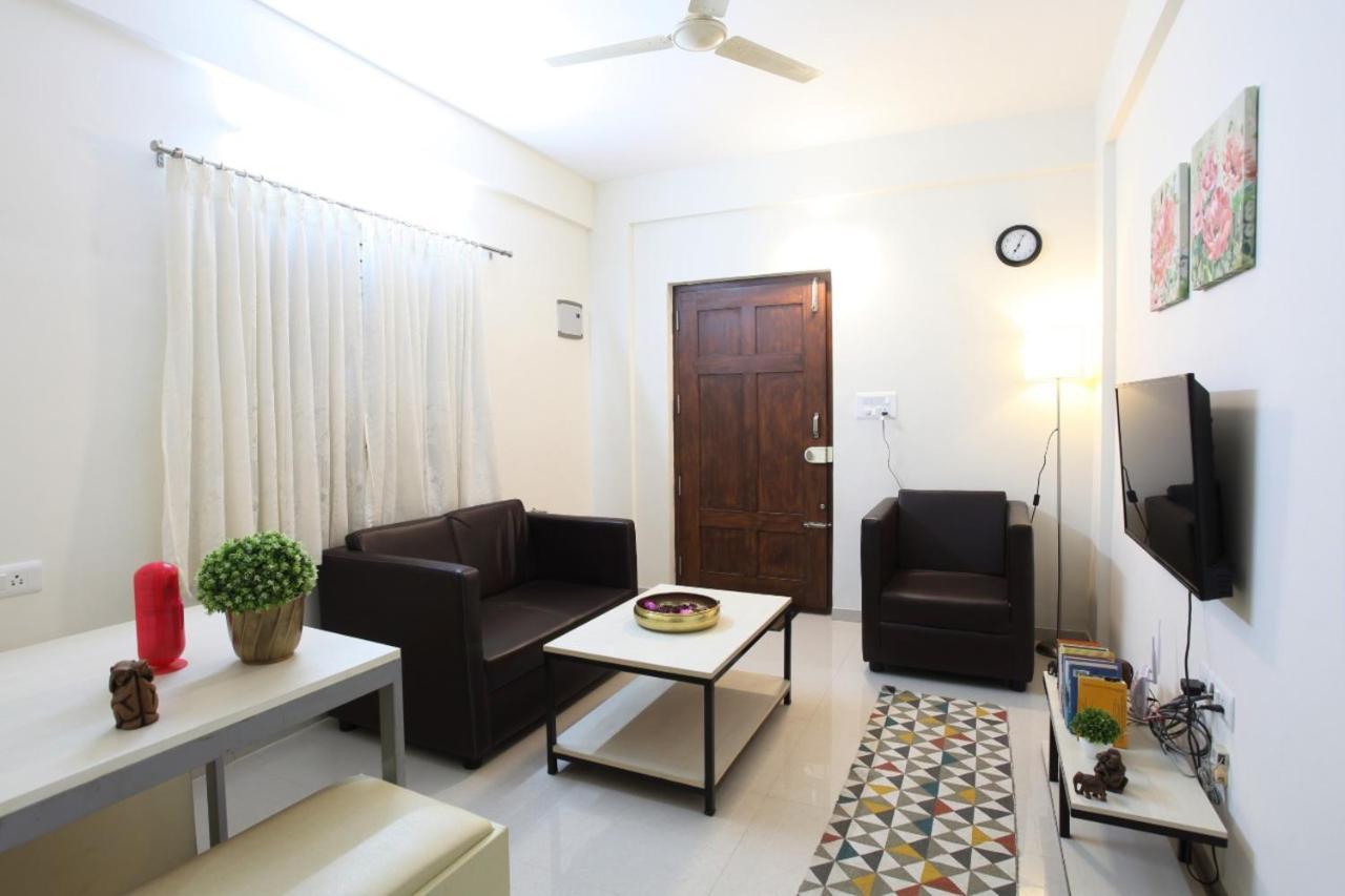Qualtems Guest House Bangalore Extérieur photo