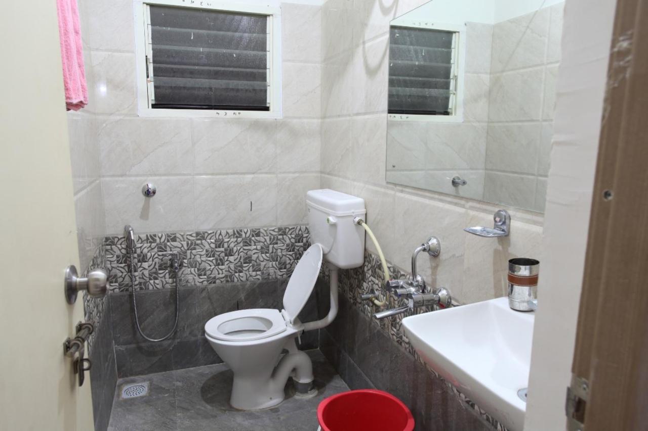 Qualtems Guest House Bangalore Extérieur photo