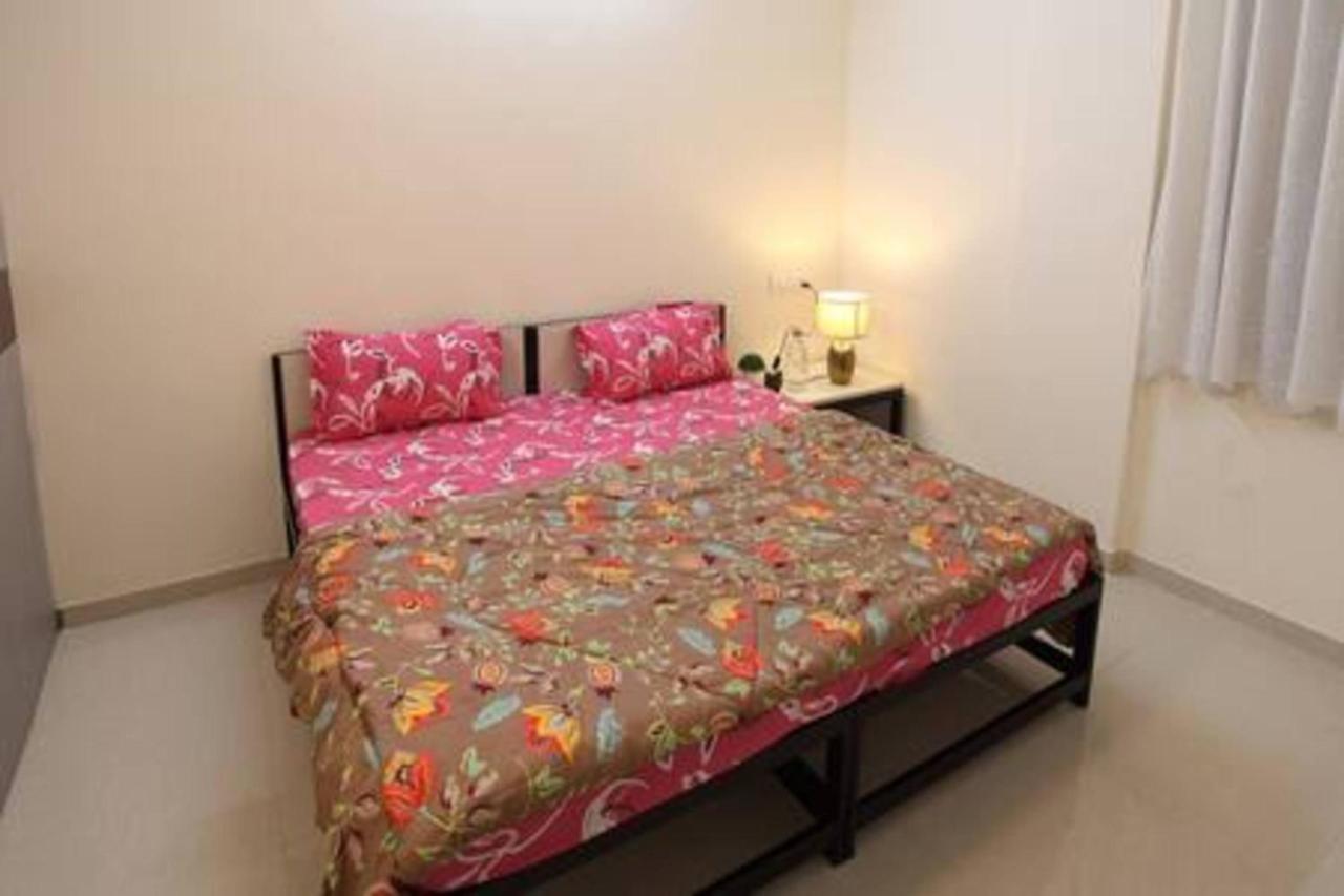 Qualtems Guest House Bangalore Extérieur photo